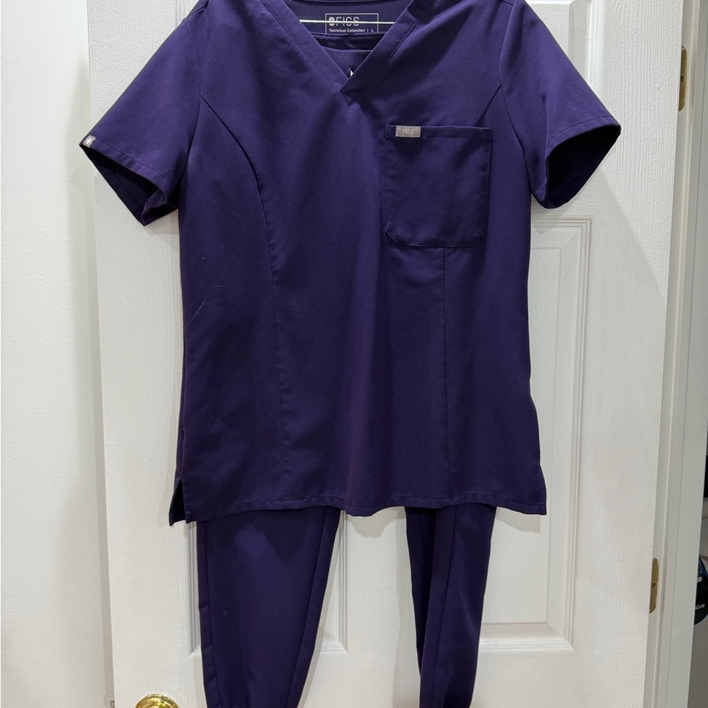 Figs Deep Purple Scrub Set